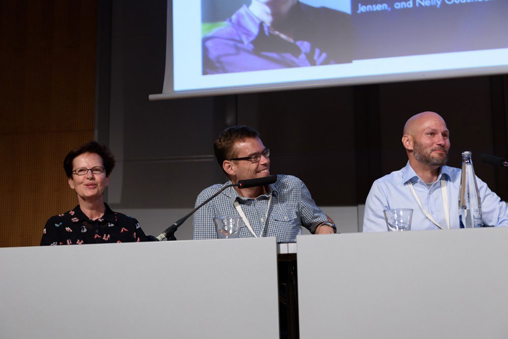 Nelly Oudshoorn, Torben Elgaard Jensen & Sampsa Hyysalo being challenged by Sally Wyatt (who was receiving the 4S Infrastructure Prize on behalf of the Netherlands Graduate Research School of Science, Technology and Modern Culture). Cortesy of Govert Valkenburg